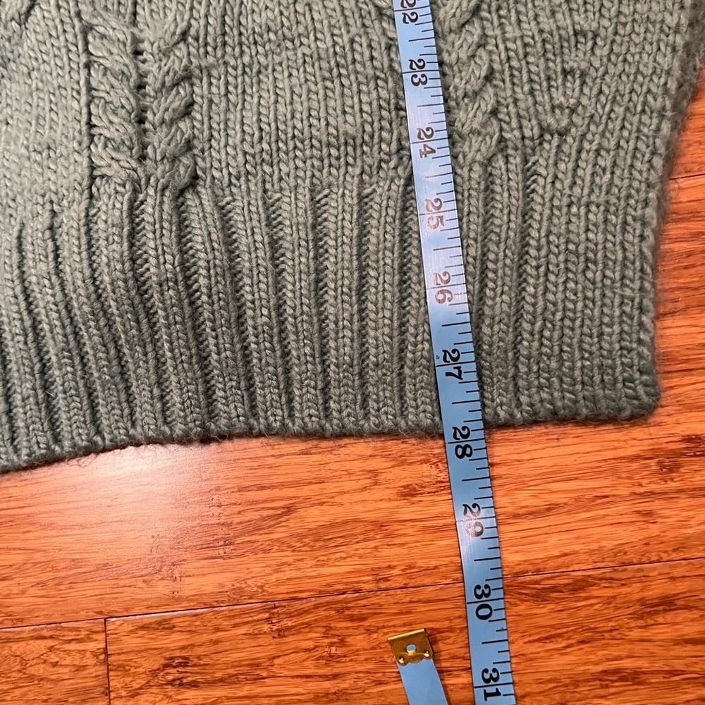Lucky Brand Oversized Slouchy Fit Chunky Cozy Green Cable Knit V-Neck Sweater. - Picture 11 of 15